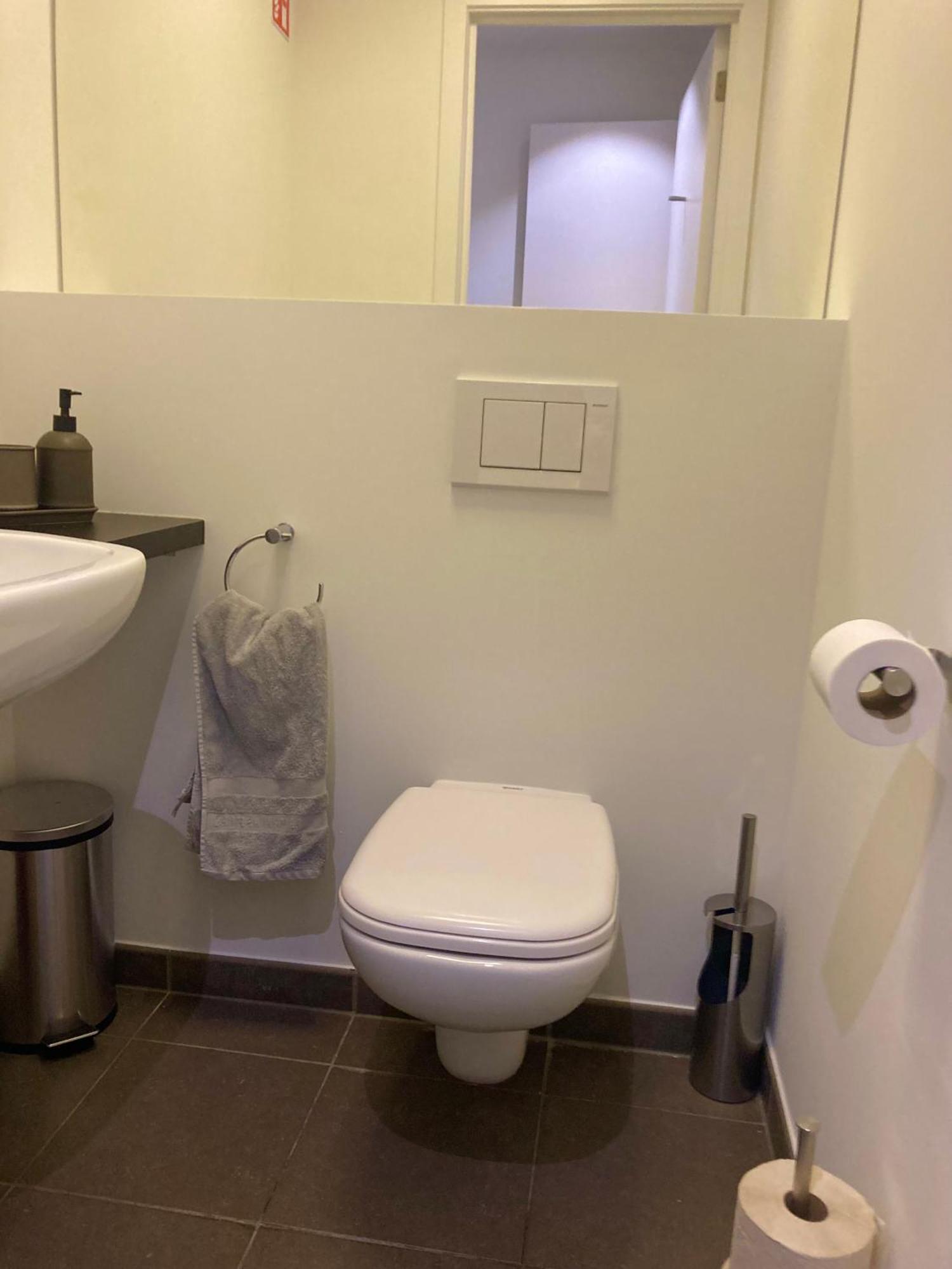 London Tower Apartments - Antwerpen Rum bild